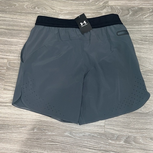 Under Armour peak woven shorts. Size L. NWT - Picture 5 of 5